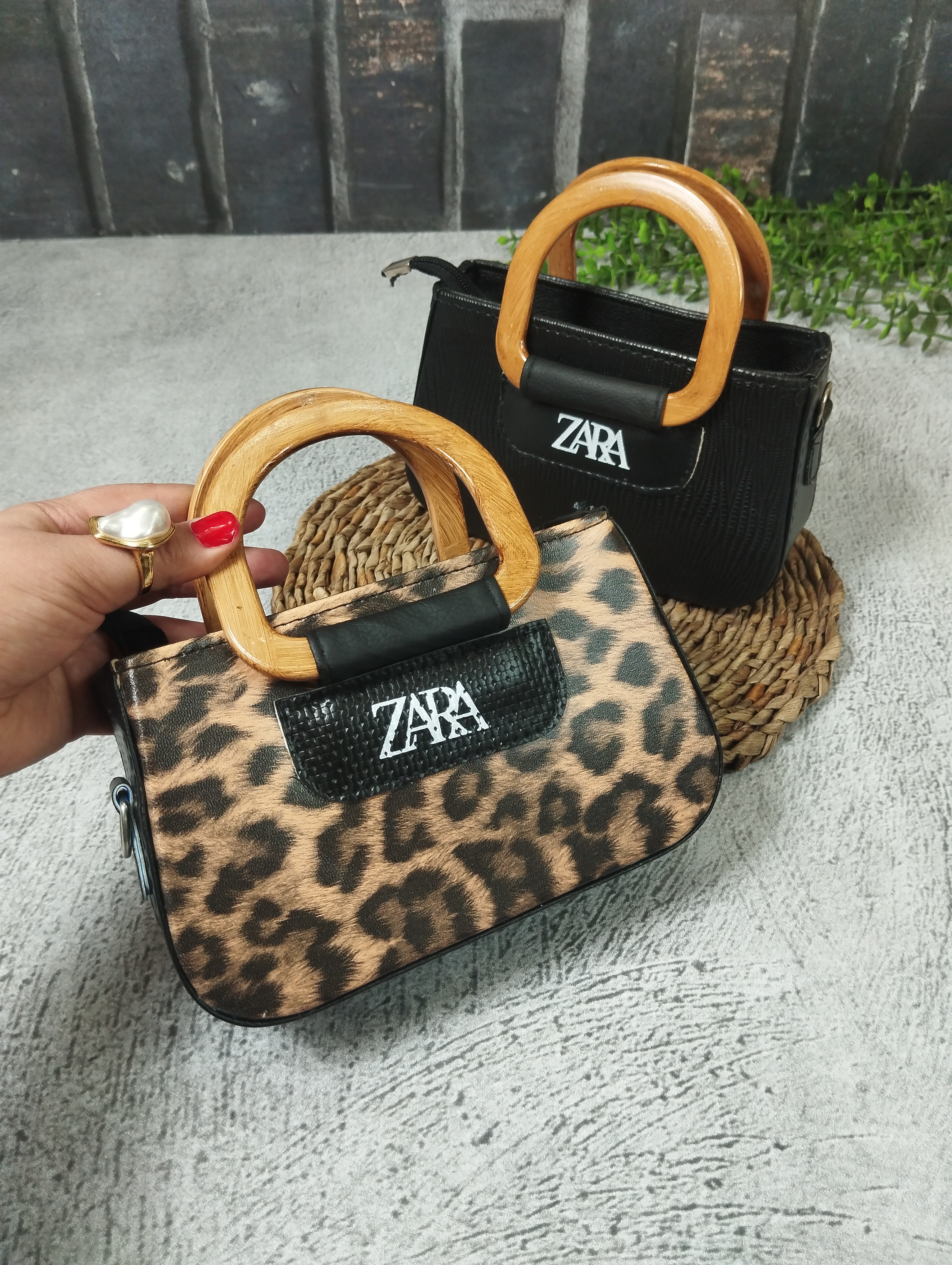 کیف دخترانه دسته چوبی طرحدار زارا