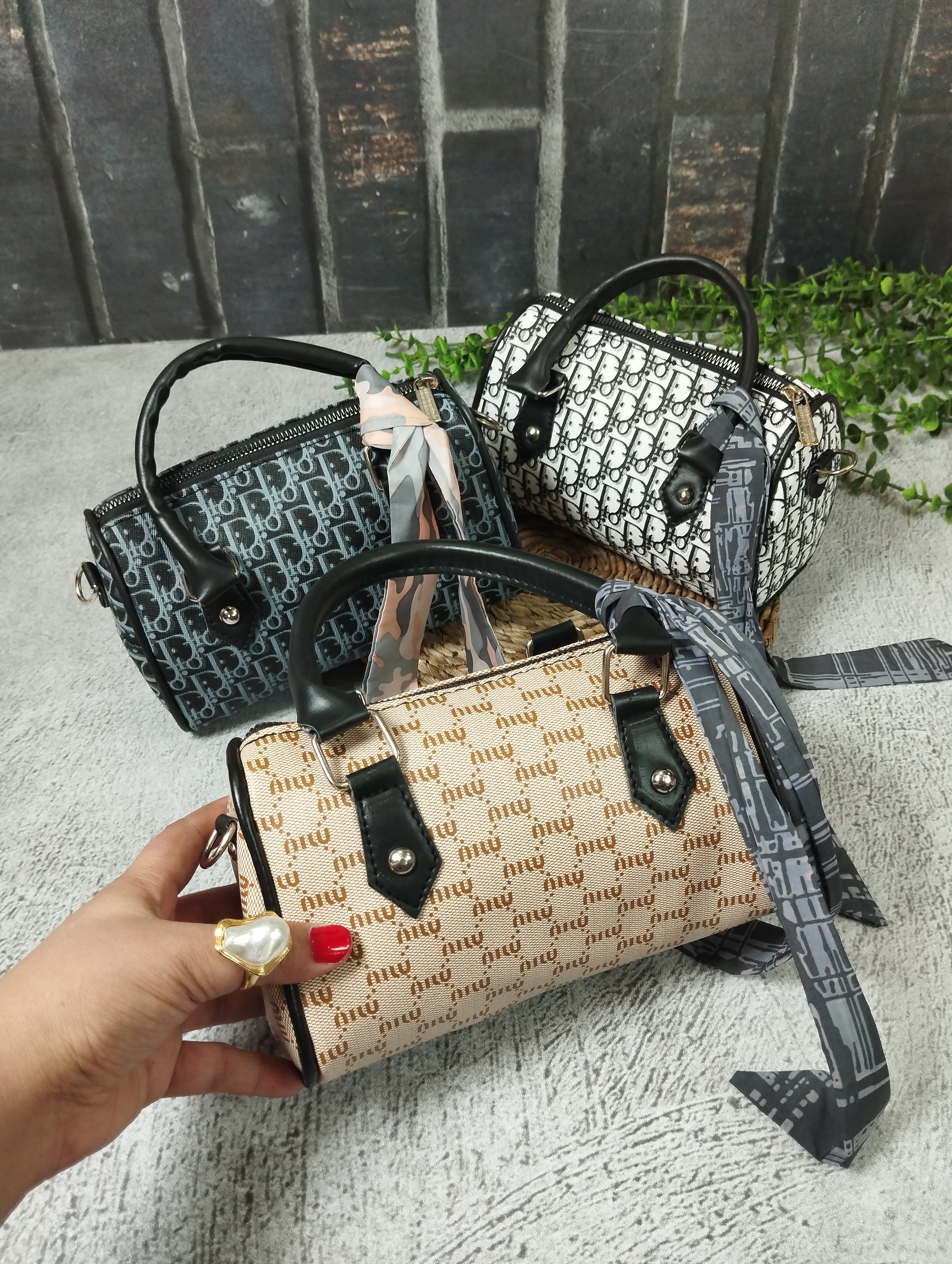 کیف دخترانه استوانه ای طرحدار دو دسته